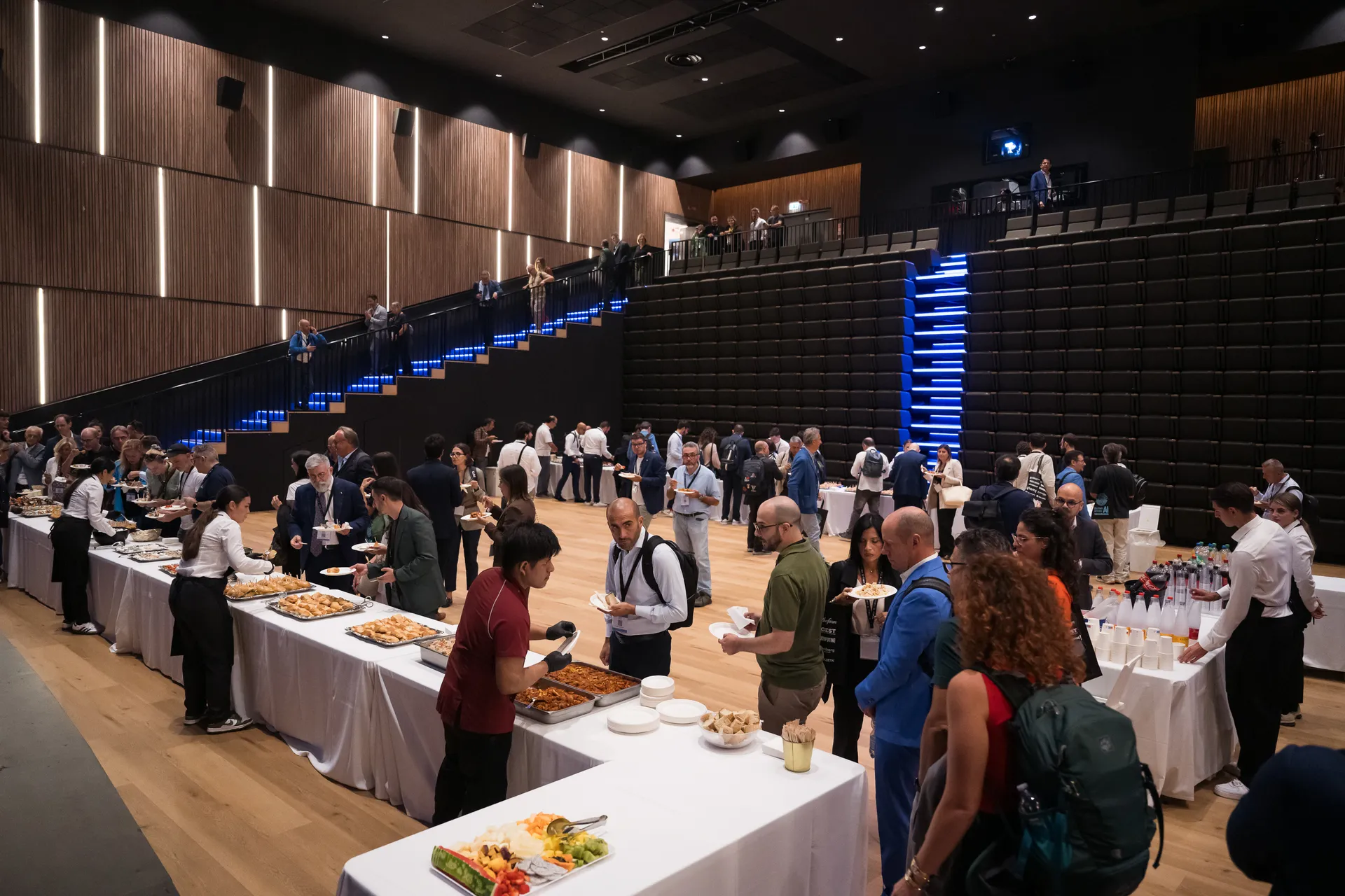 Networking during the break at HDAI 2026