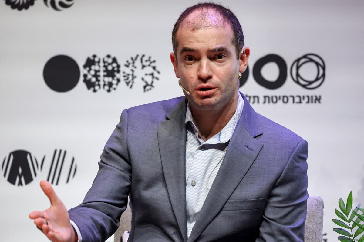 L'AI si espande: da superintelligenza sicura a interfacce quotidiane L'AI si espande: da superintelligenza sicura a interfacce quotidiane