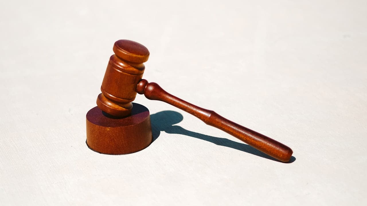AI tra tribunali e rischi: la sfida della governance etica AI tra tribunali e rischi: la sfida della governance etica