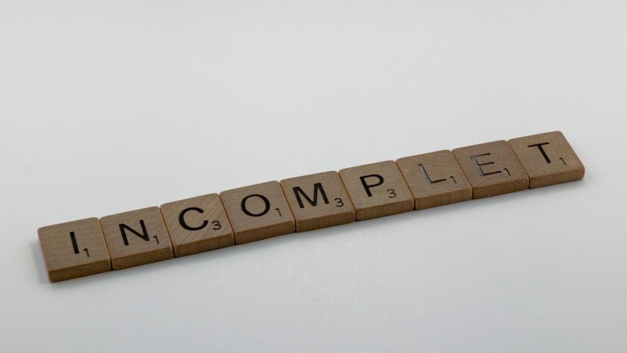 Polisemia Strategica nel Discorso AI: Linguaggio, Hype e Impatto sulla Percezione Polisemia Strategica nel Discorso AI: Linguaggio, Hype e Impatto sulla Percezione